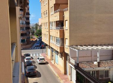 Апартаменты в Торревьехе 68 кв.м с террасой у моря