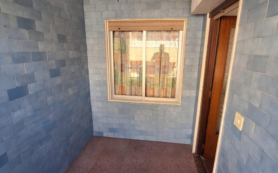 Апартаменты в Торревьехе 68 кв.м с террасой у моря