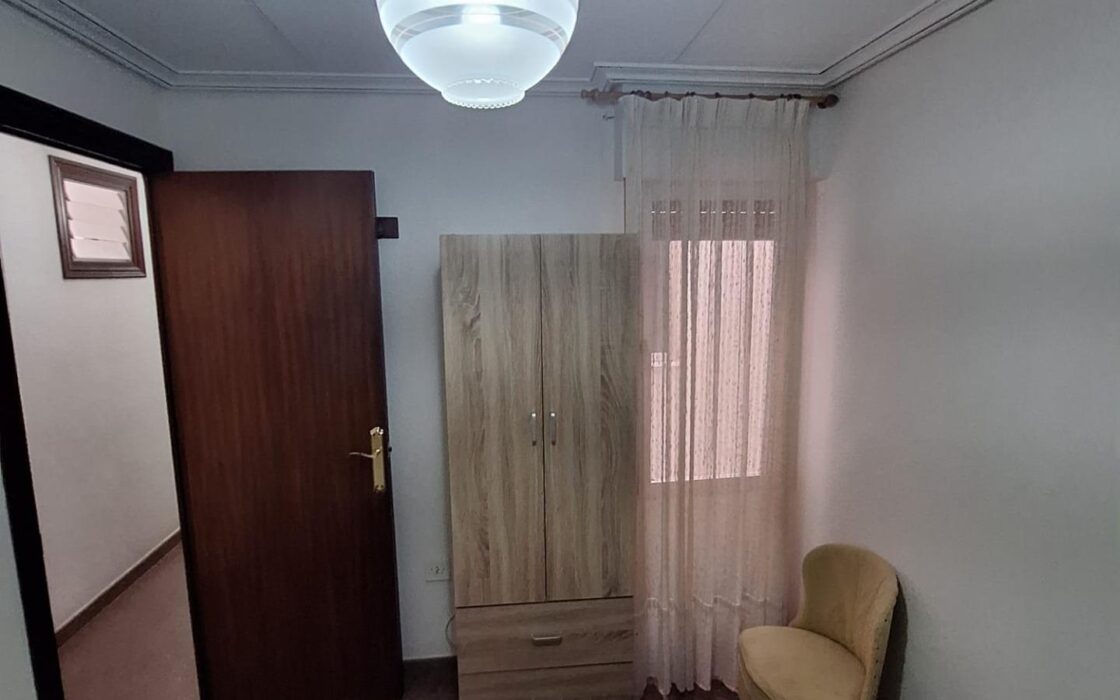 Апартаменты в Торревьехе 68 кв.м с террасой у моря