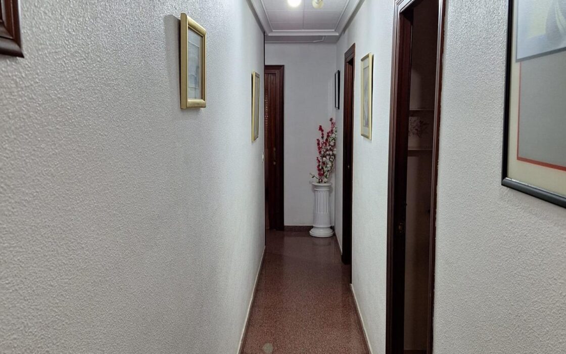 Апартаменты в Торревьехе 68 кв.м с террасой у моря