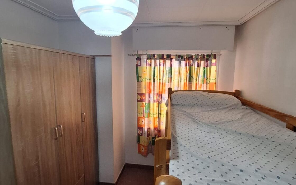 Апартаменты в Торревьехе 68 кв.м с террасой у моря