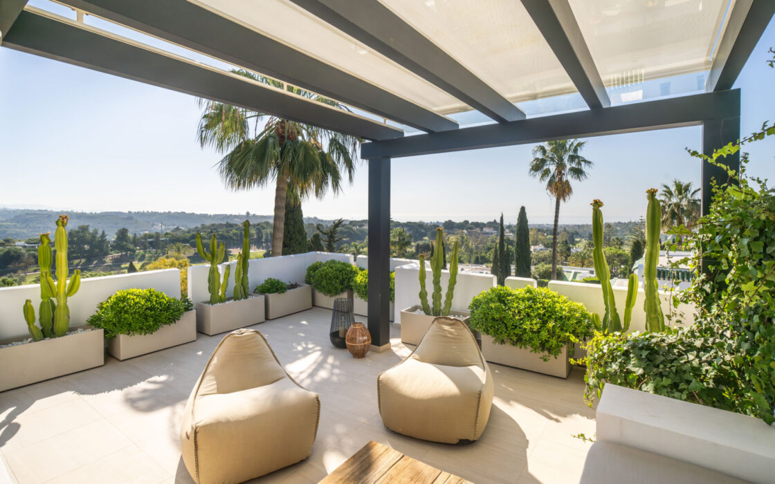 Пентхаус 267 кв.м з терасою та видами на море в Нуэва Андалусія