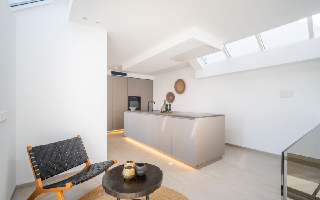 Пентхаус 267 кв.м з терасою та видами на море в Нуэва Андалусія