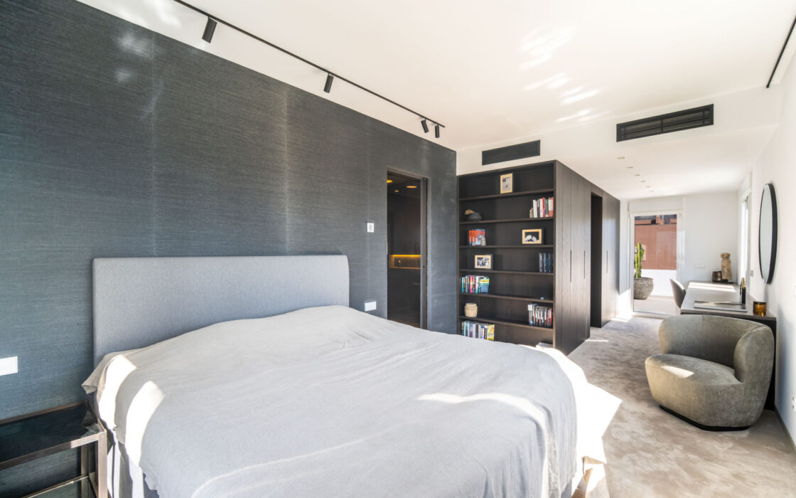 Пентхаус 267 кв.м з терасою та видами на море в Нуэва Андалусія