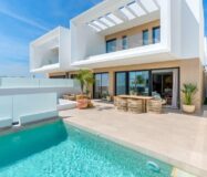 Вілла в Долоресі, 76 кв.м, 4 кімнати, тераса, 12 км до моря