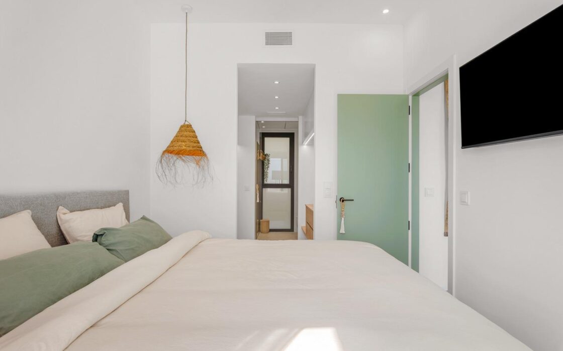 Вілла в Долоресі, 76 кв.м, 4 кімнати, тераса, 12 км до моря