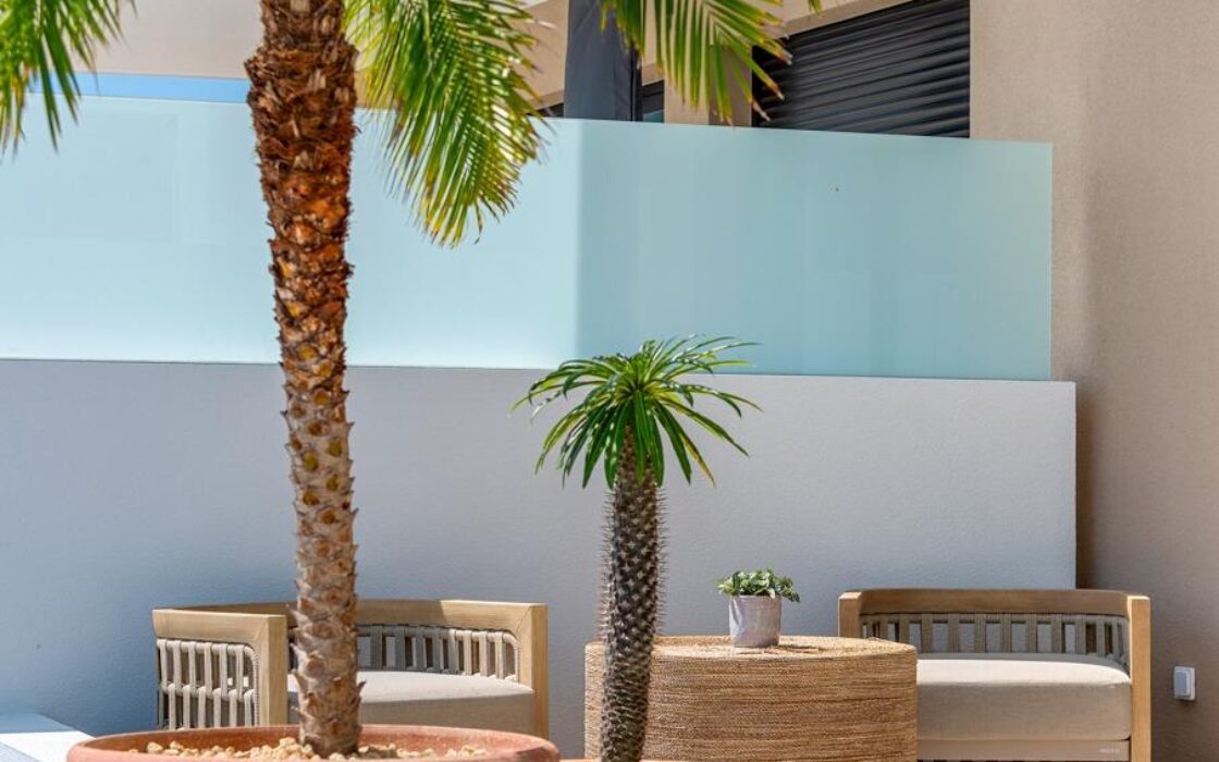 Вілла в Долоресі, 76 кв.м, 4 кімнати, тераса, 12 км до моря