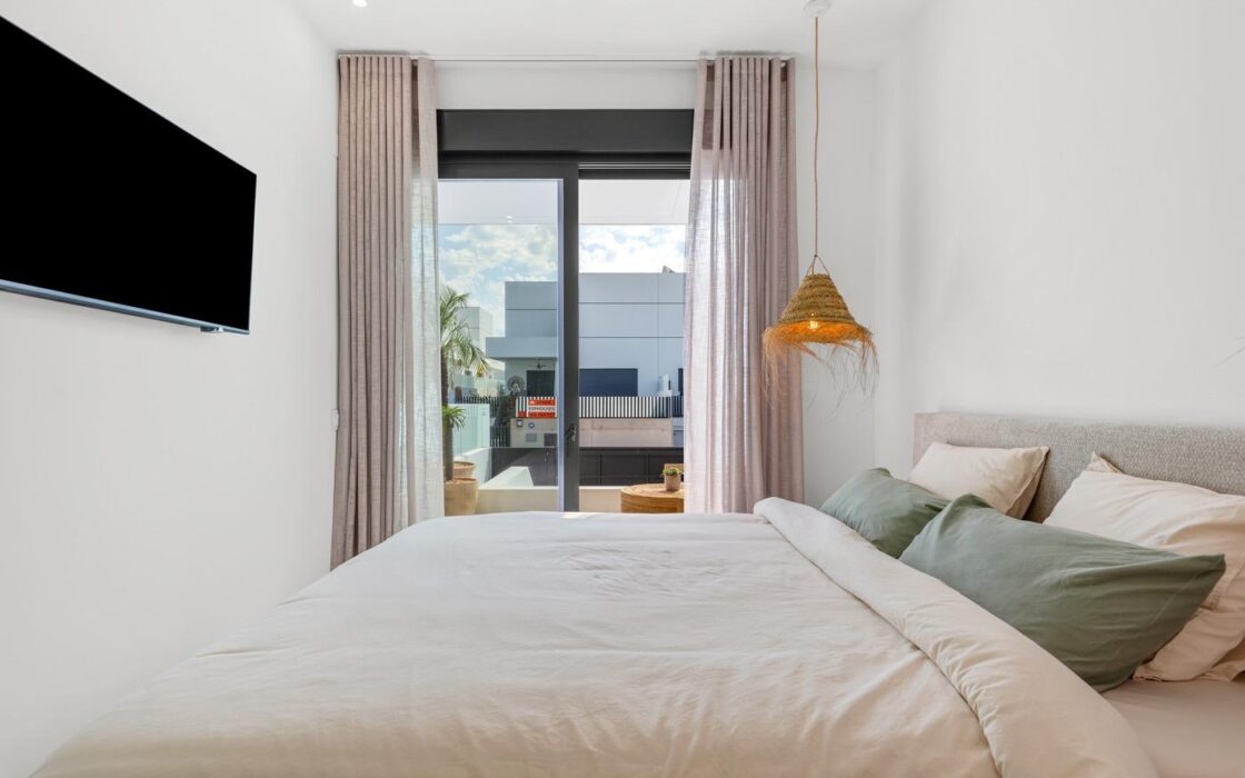 Вілла в Долоресі, 76 кв.м, 4 кімнати, тераса, 12 км до моря