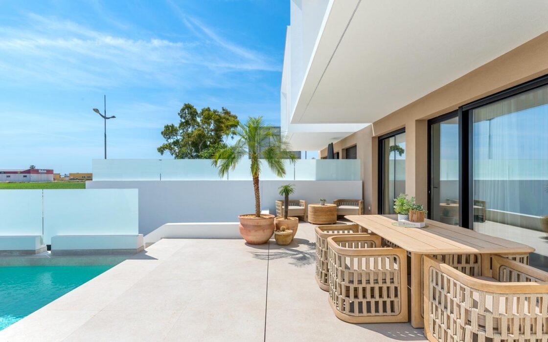 Вілла в Долоресі, 76 кв.м, 4 кімнати, тераса, 12 км до моря