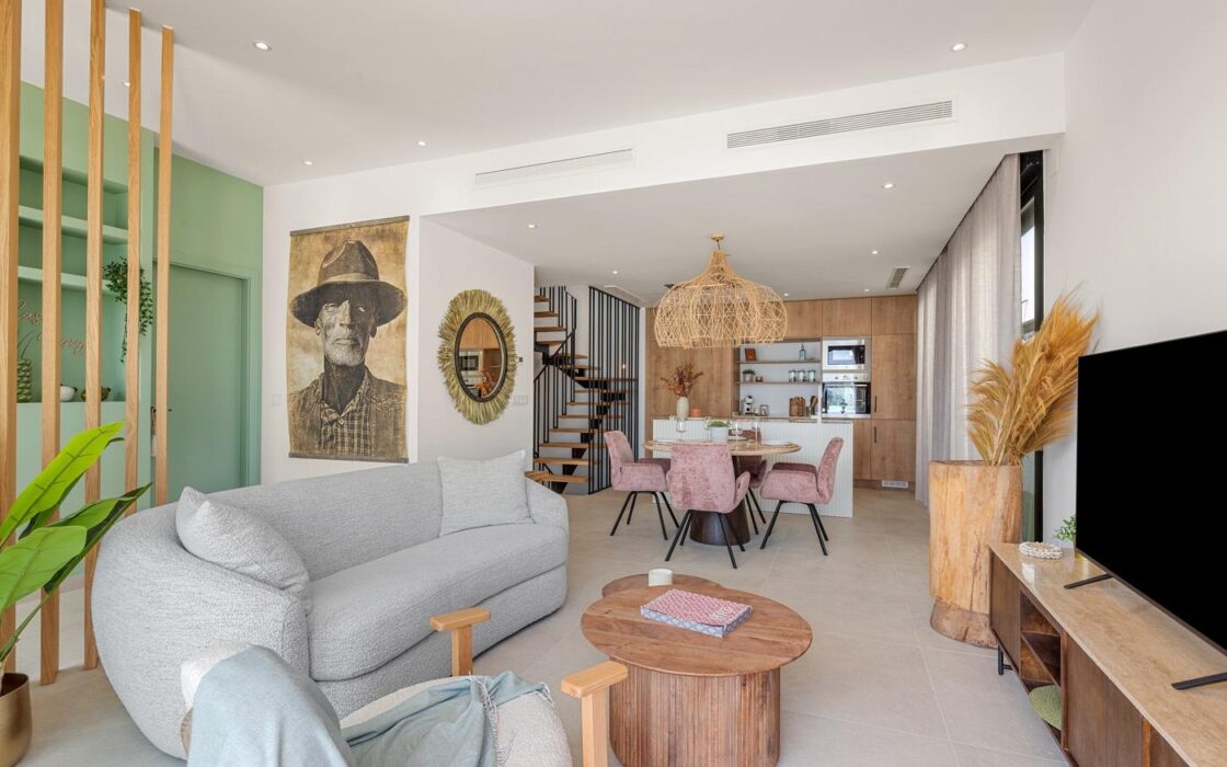 Вілла в Долоресі, 76 кв.м, 4 кімнати, тераса, 12 км до моря