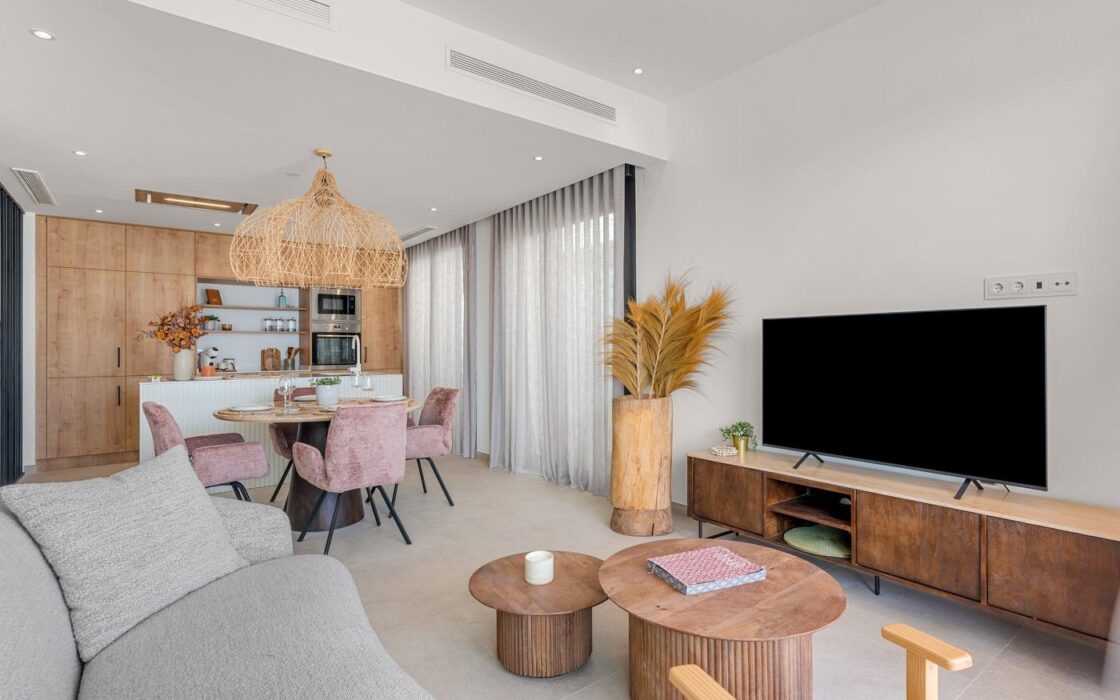 Вілла в Долоресі, 76 кв.м, 4 кімнати, тераса, 12 км до моря