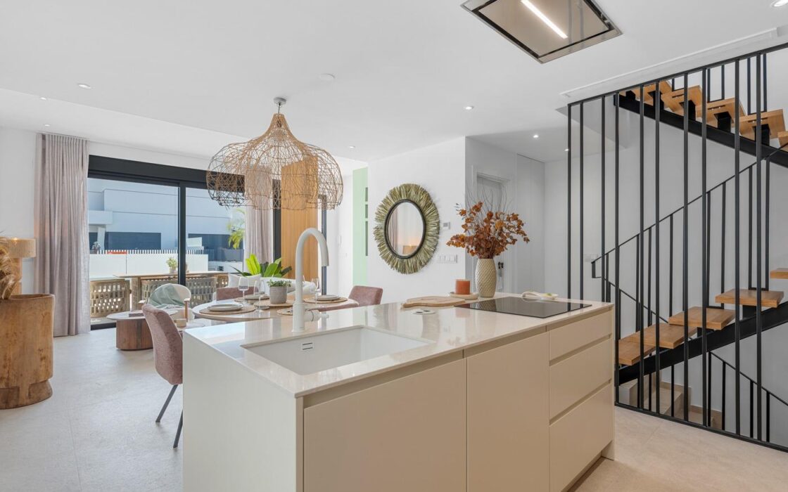 Вілла в Долоресі, 76 кв.м, 4 кімнати, тераса, 12 км до моря