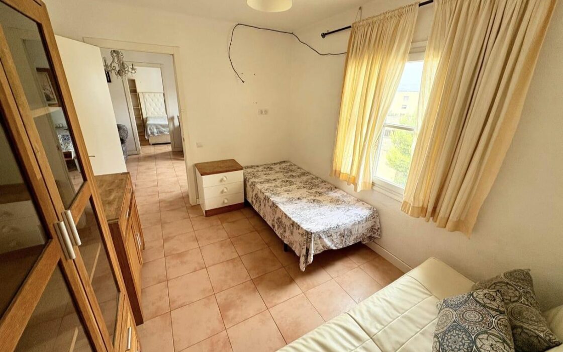 3-кімнатна квартира з балконом в Аліканте 83 кв.м