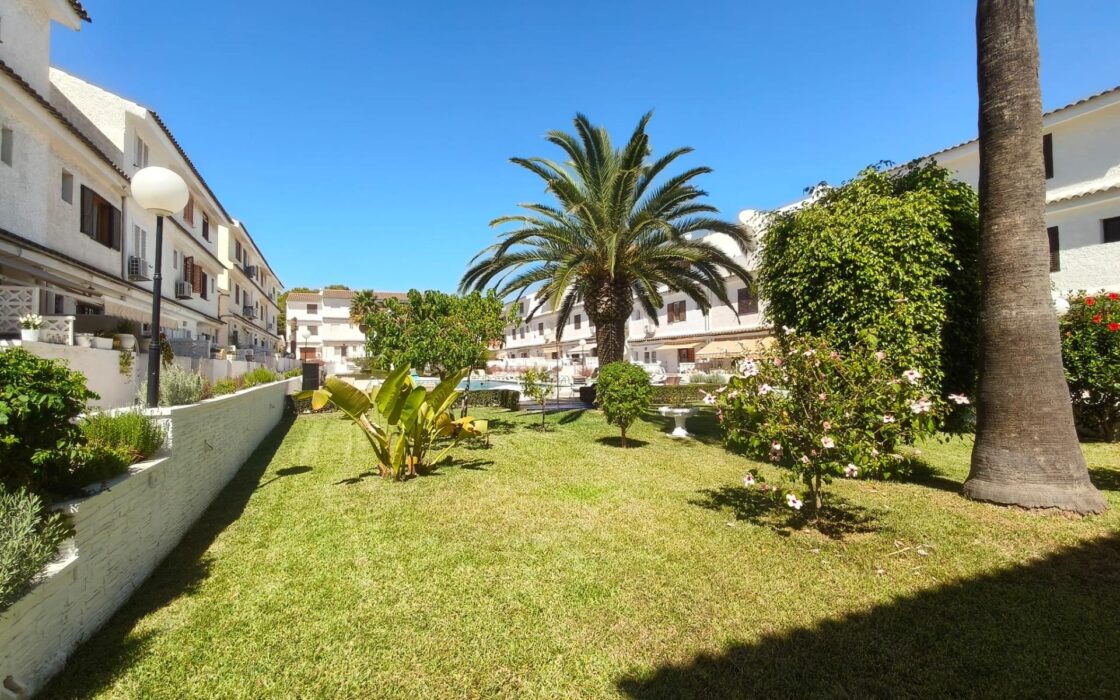 Будинок в Торрев’єсі 95 кв.м з терасою та видом на море