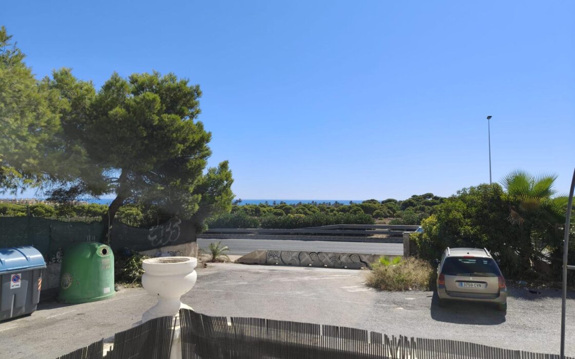 Будинок в Торрев’єсі 95 кв.м з терасою та видом на море