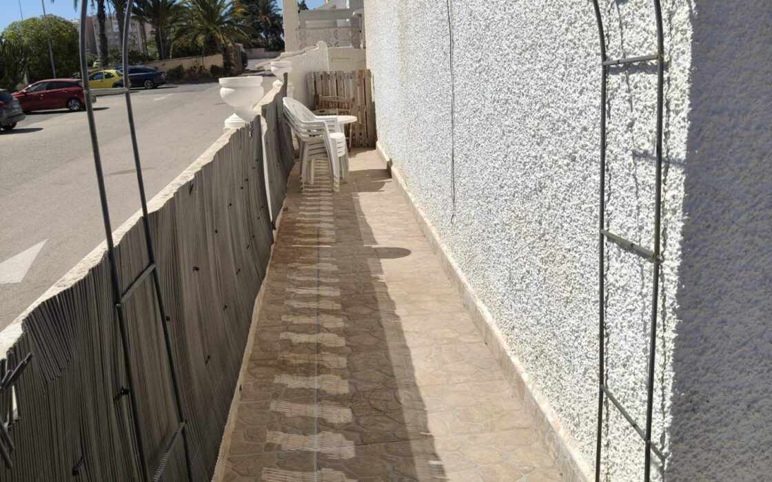 Будинок в Торрев’єсі 95 кв.м з терасою та видом на море