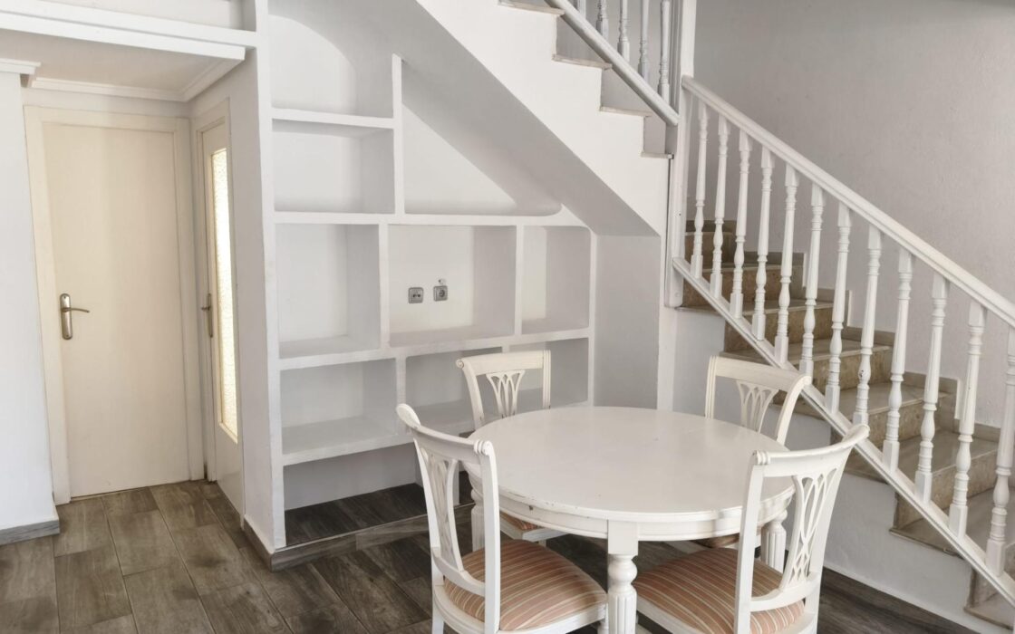 Будинок в Торрев’єсі 95 кв.м з терасою та видом на море