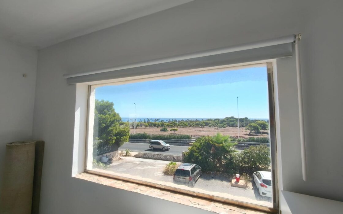 Будинок в Торрев’єсі 95 кв.м з терасою та видом на море