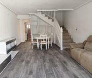 Будинок в Торрев’єсі 95 кв.м з терасою та видом на море