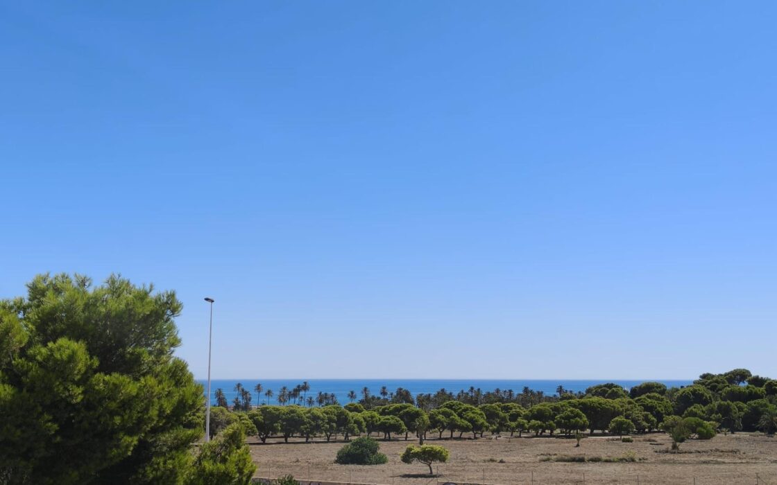 Будинок в Торрев’єсі 95 кв.м з терасою та видом на море