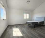 Будинок в Торрев’єсі 95 кв.м з терасою та видом на море