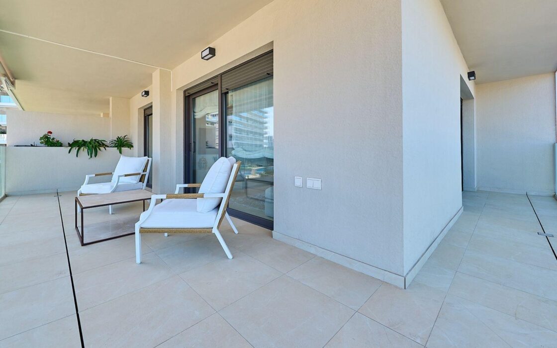 Апартаменти 136 кв.м в Аліканте, 300 м до моря, новобудова