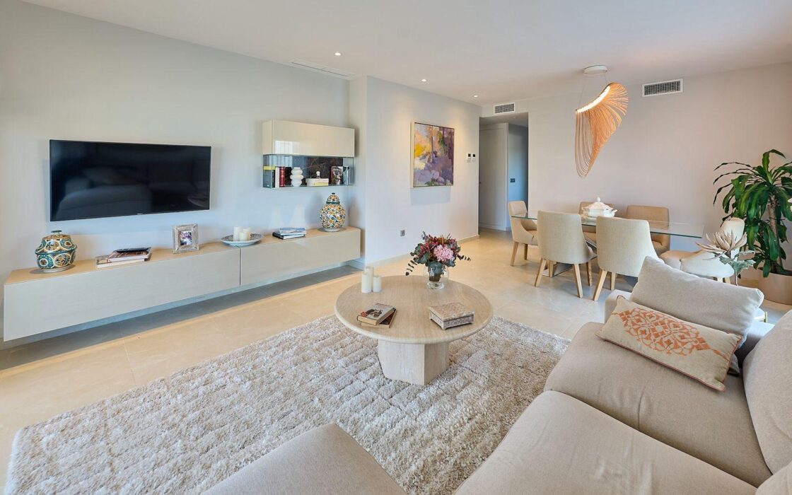 Апартаменти 136 кв.м в Аліканте, 300 м до моря, новобудова