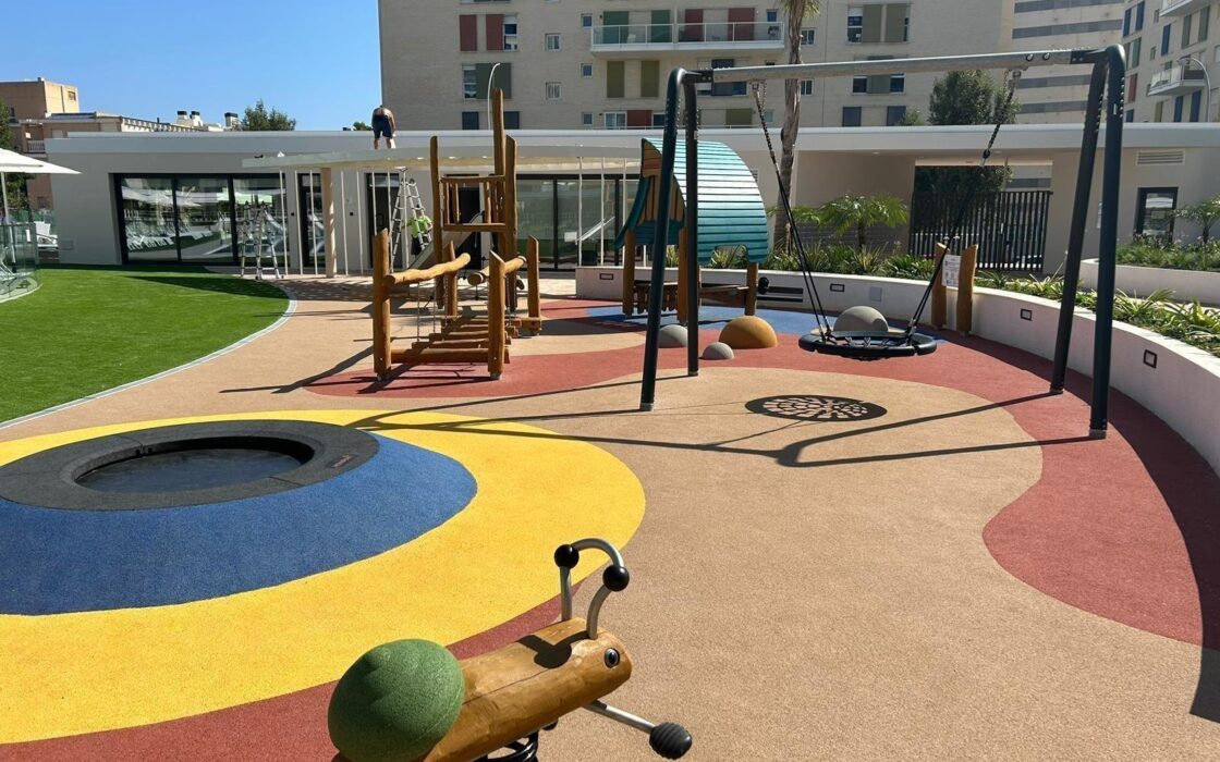 Апартаменти 136 кв.м в Аліканте, 300 м до моря, новобудова