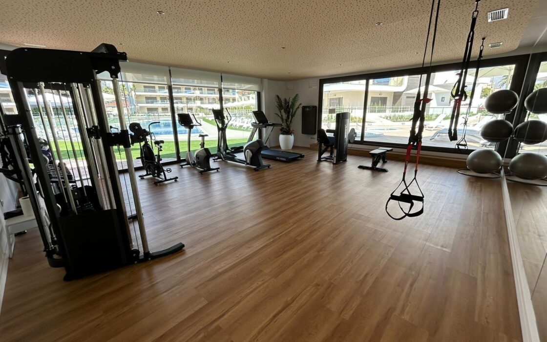 Апартаменти 136 кв.м в Аліканте, 300 м до моря, новобудова