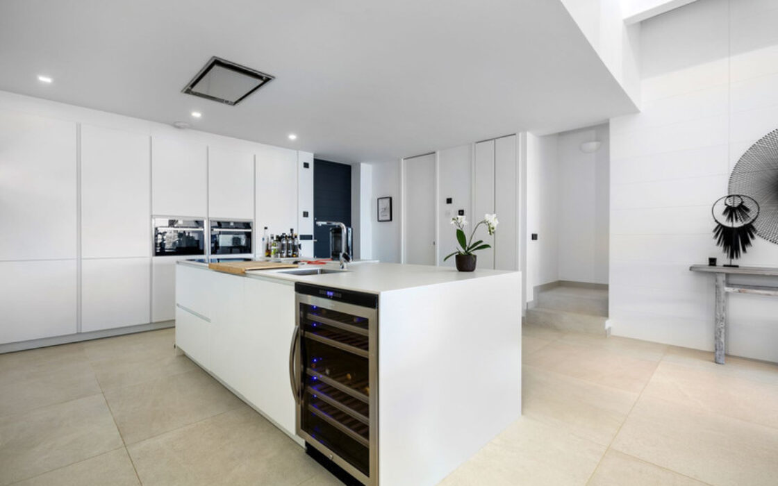 Таунхаус с видом на море в Малаге, 283 кв.м, терраса