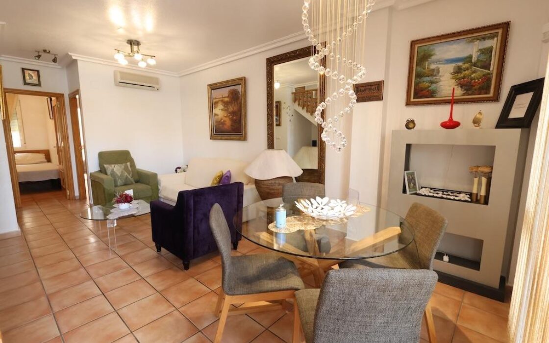 Дом в Ориуэла Коста, 72 кв.м, 3 спальни, 400 м до моря