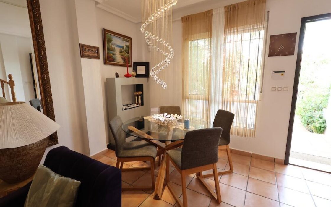 Дом в Ориуэла Коста, 72 кв.м, 3 спальни, 400 м до моря