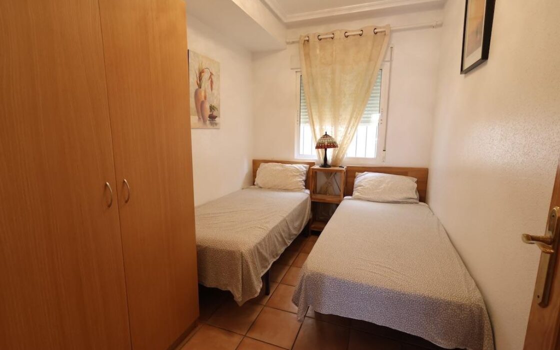 Дом в Ориуэла Коста, 72 кв.м, 3 спальни, 400 м до моря