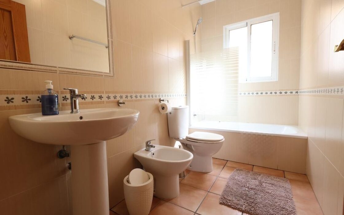 Дом в Ориуэла Коста, 72 кв.м, 3 спальни, 400 м до моря