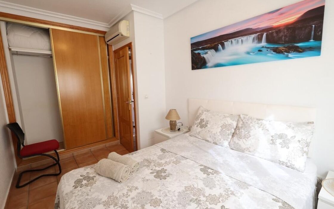 Дом в Ориуэла Коста, 72 кв.м, 3 спальни, 400 м до моря