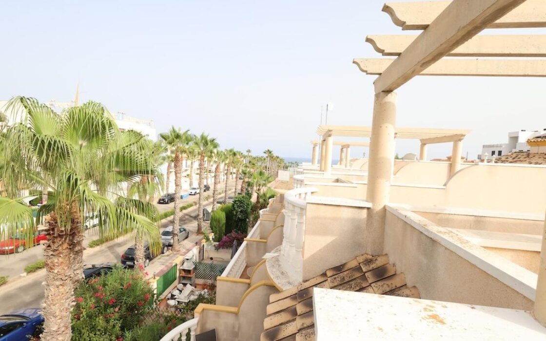 Дом в Ориуэла Коста, 72 кв.м, 3 спальни, 400 м до моря