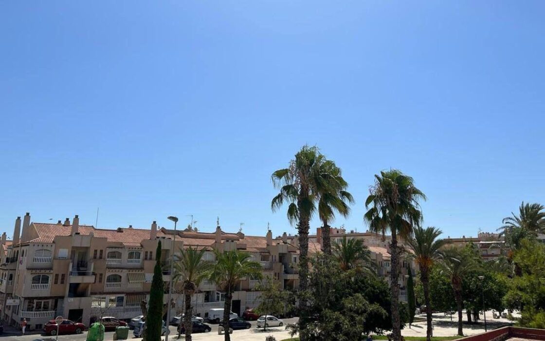 Апартаменты 66 кв.м в Торревьехе рядом с морем 2022 года