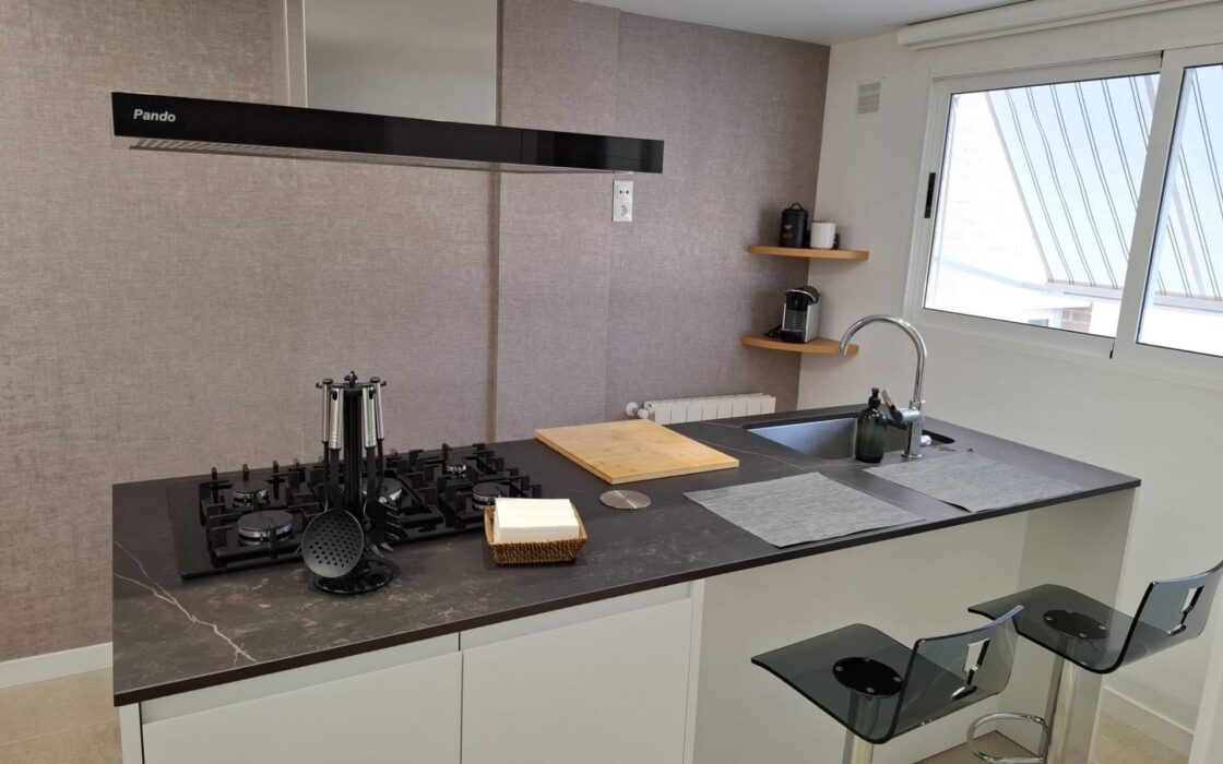 Будинок в San Juan Playa 230 кв.м біля моря з терасою та басейном