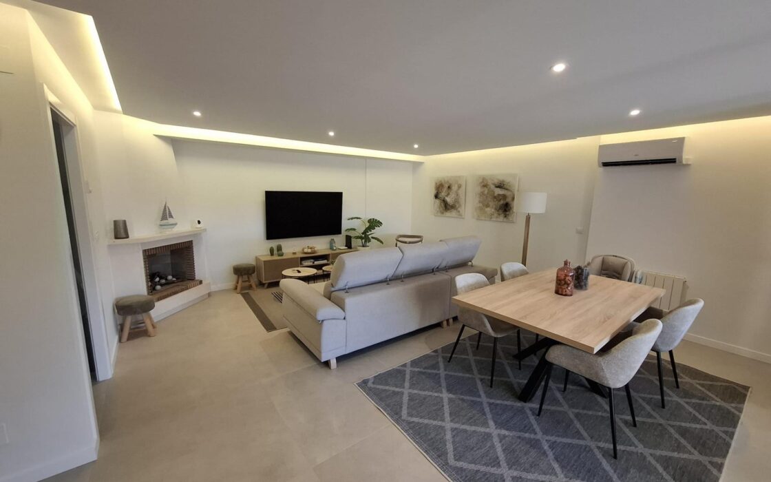 Будинок в San Juan Playa 230 кв.м біля моря з терасою та басейном