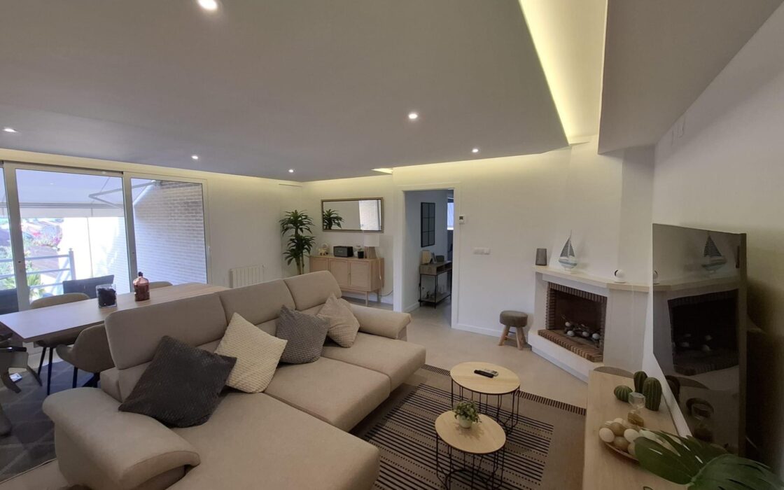 Будинок в San Juan Playa 230 кв.м біля моря з терасою та басейном