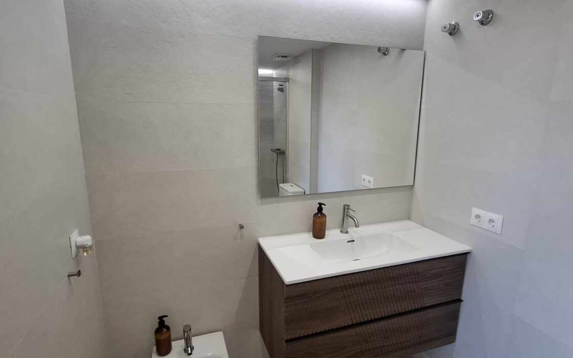 Будинок в San Juan Playa 230 кв.м біля моря з терасою та басейном