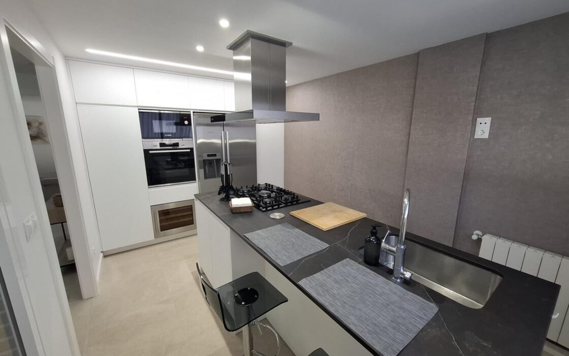 Будинок в San Juan Playa 230 кв.м біля моря з терасою та басейном