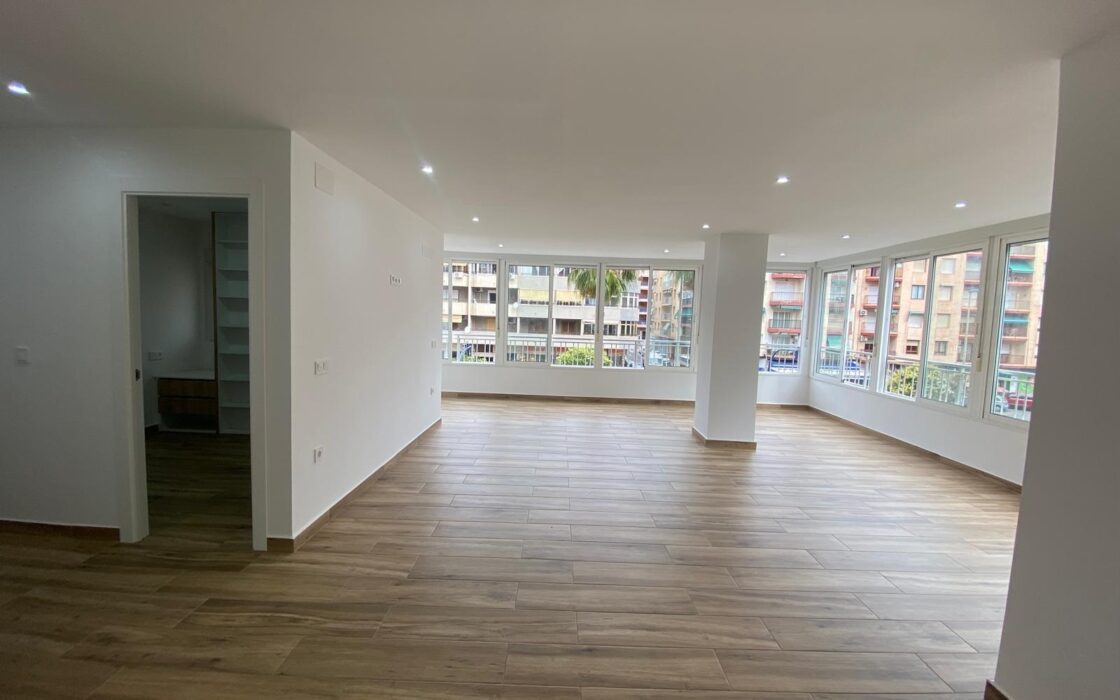 Апартаменты в Торревьехе у моря, 88 кв.м, 4 комнаты