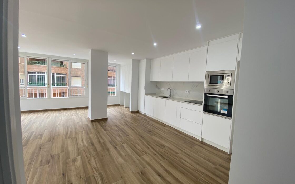 Апартаменты в Торревьехе у моря, 88 кв.м, 4 комнаты