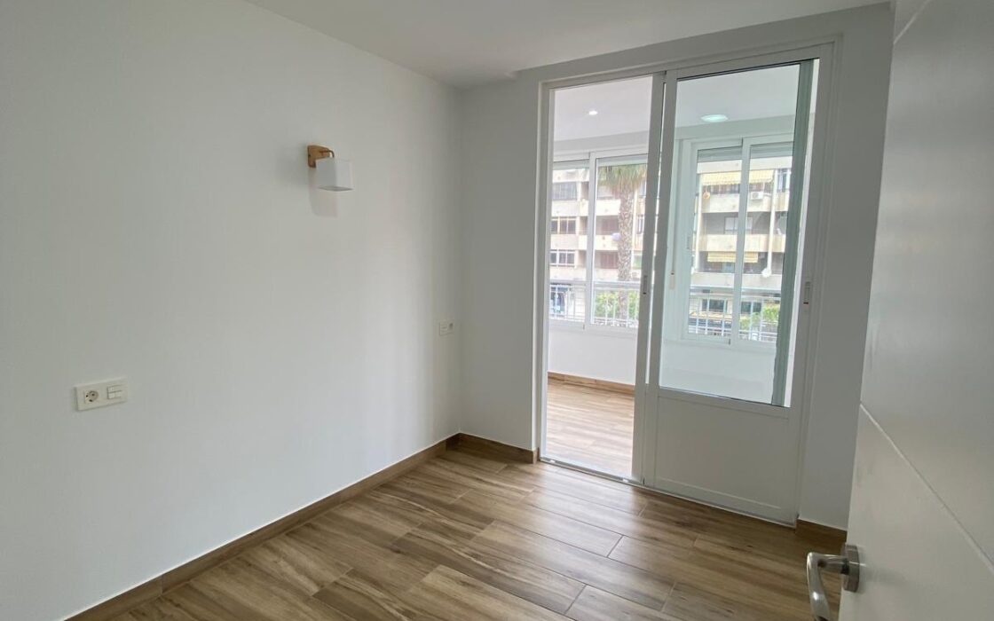 Апартаменты в Торревьехе у моря, 88 кв.м, 4 комнаты