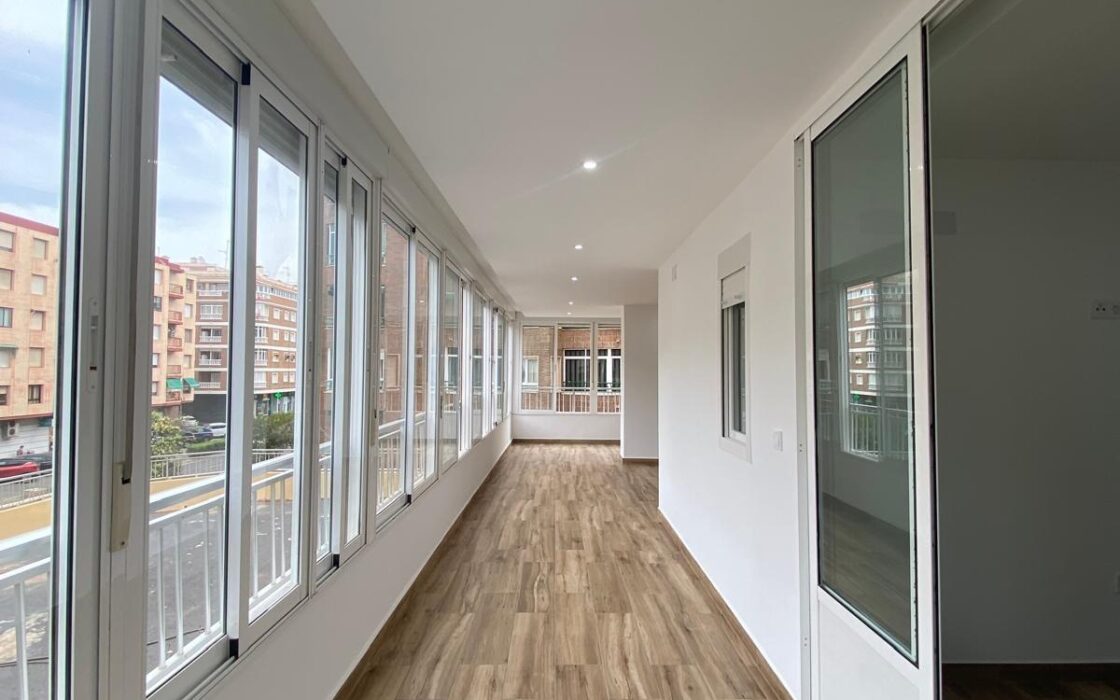 Апартаменты в Торревьехе у моря, 88 кв.м, 4 комнаты