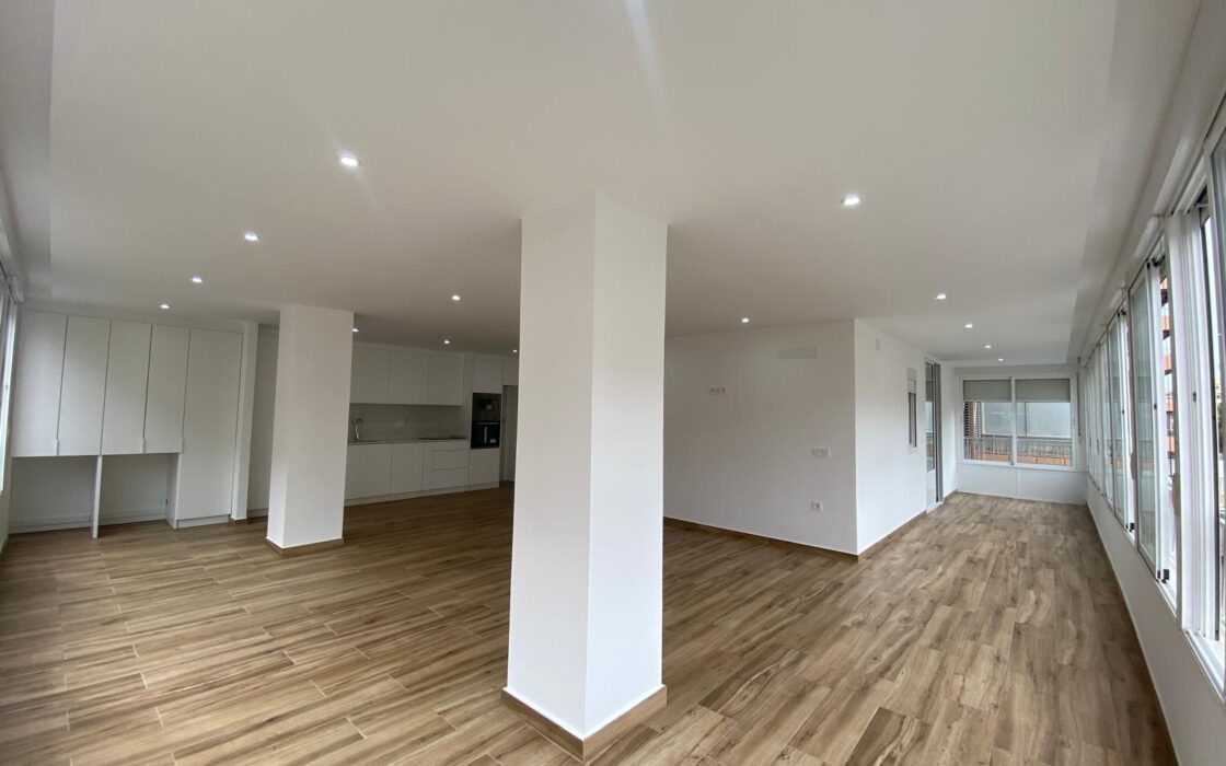 Апартаменты в Торревьехе у моря, 88 кв.м, 4 комнаты