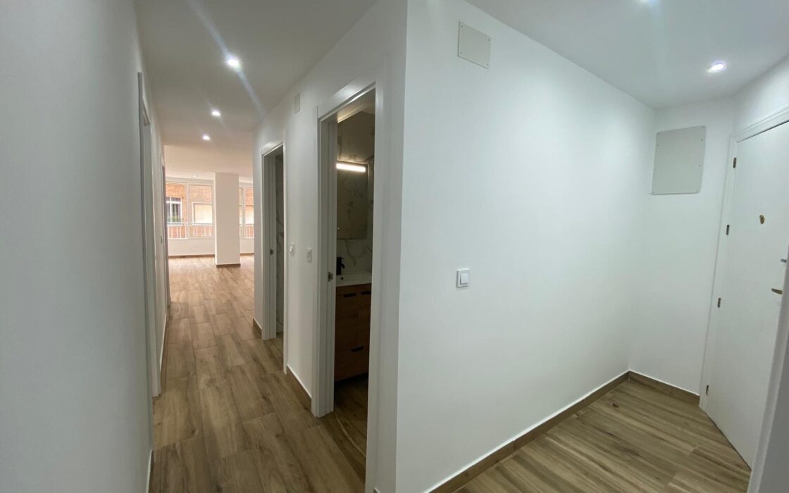 Апартаменты в Торревьехе у моря, 88 кв.м, 4 комнаты