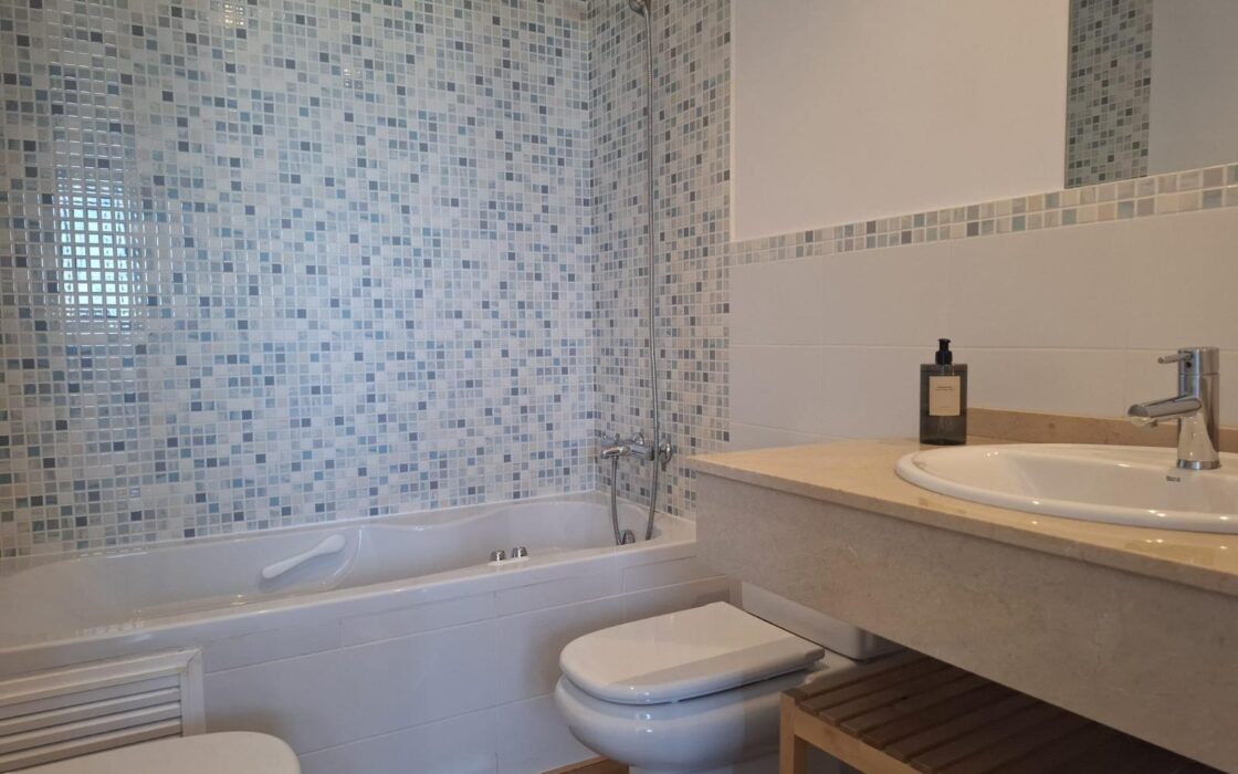 Таунхаус в Финестрате 102 кв.м с террасой и видами на природу