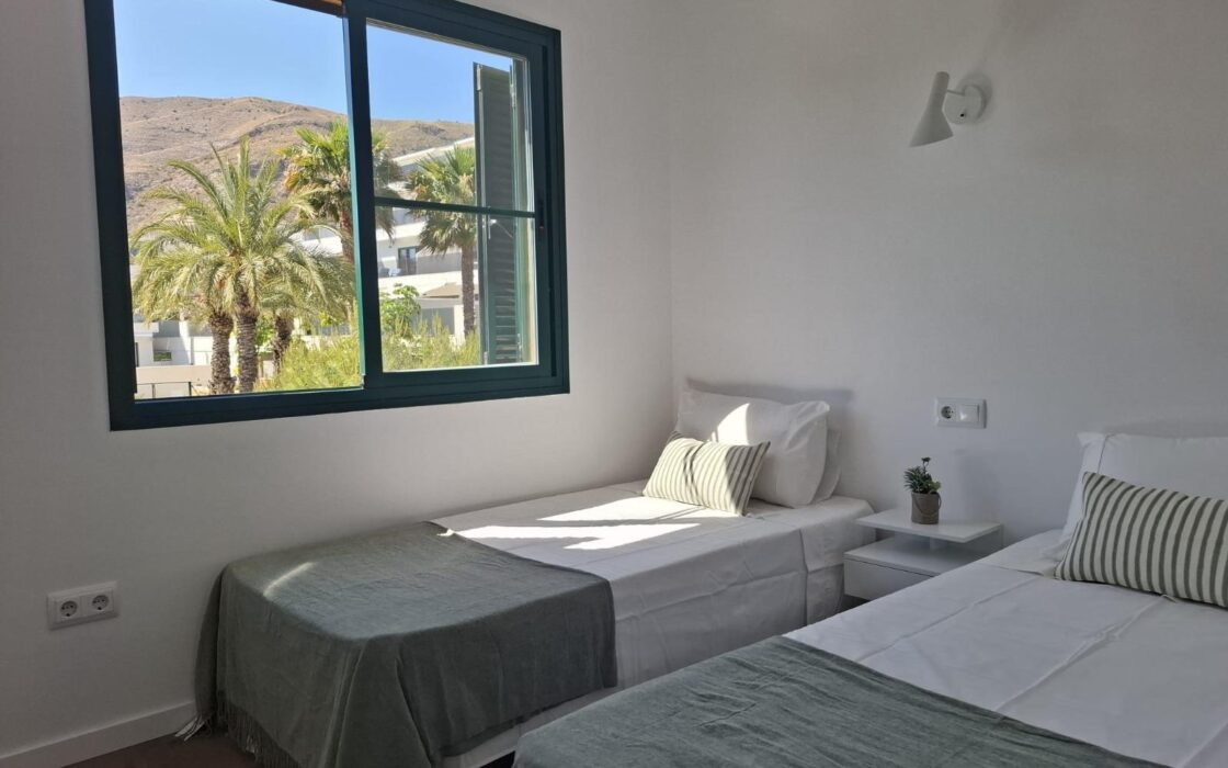 Таунхаус в Финестрате 102 кв.м с террасой и видами на природу